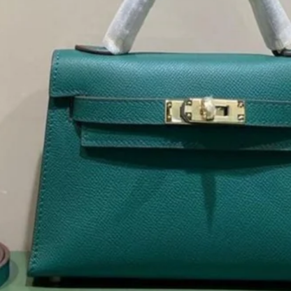 Tas 20 Kly met Gouden Hardware in Groen