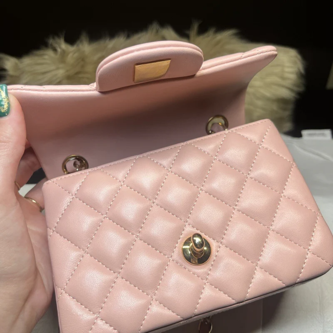 Tas Classic Flap Mini Roze Lamsleer Goud – CH